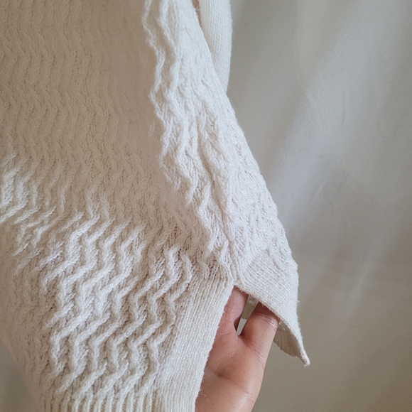 ANN TAYLOR LOFT Women's Cream Sweater Size Medium - Picture 4 of 7